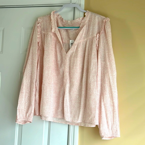 GAP Tops - NWT ADORABLE GAP PINK & WHITE RUFFLE V-NECK COLLAR/RUFFLE AROUND TOP SLEEVES XXL